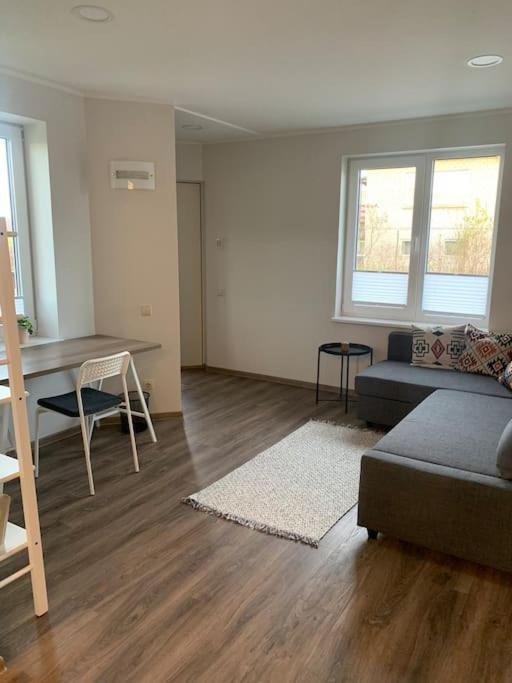 Cozy Apartment In Karmėlava Exterior foto